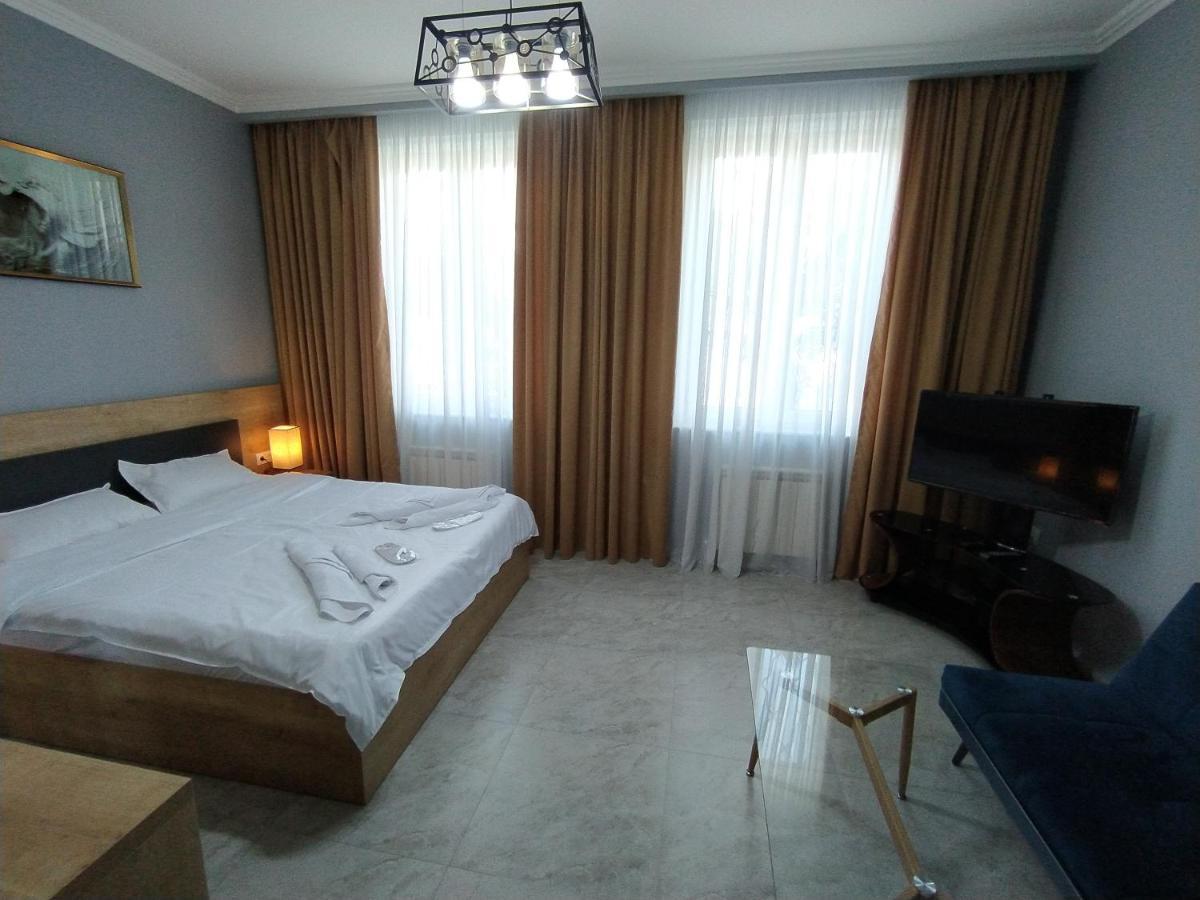 Nice Apartments Tbilisi ภายนอก รูปภาพ